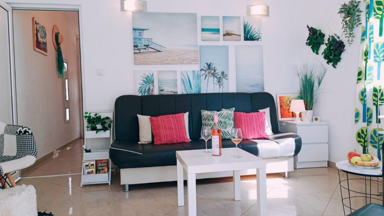 Beach Apartment With Beach Chairs N.1 우체하 외부 사진
