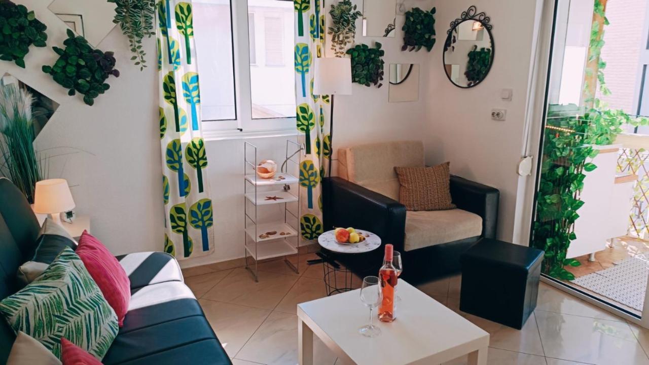 Beach Apartment With Beach Chairs N.1 우체하 외부 사진