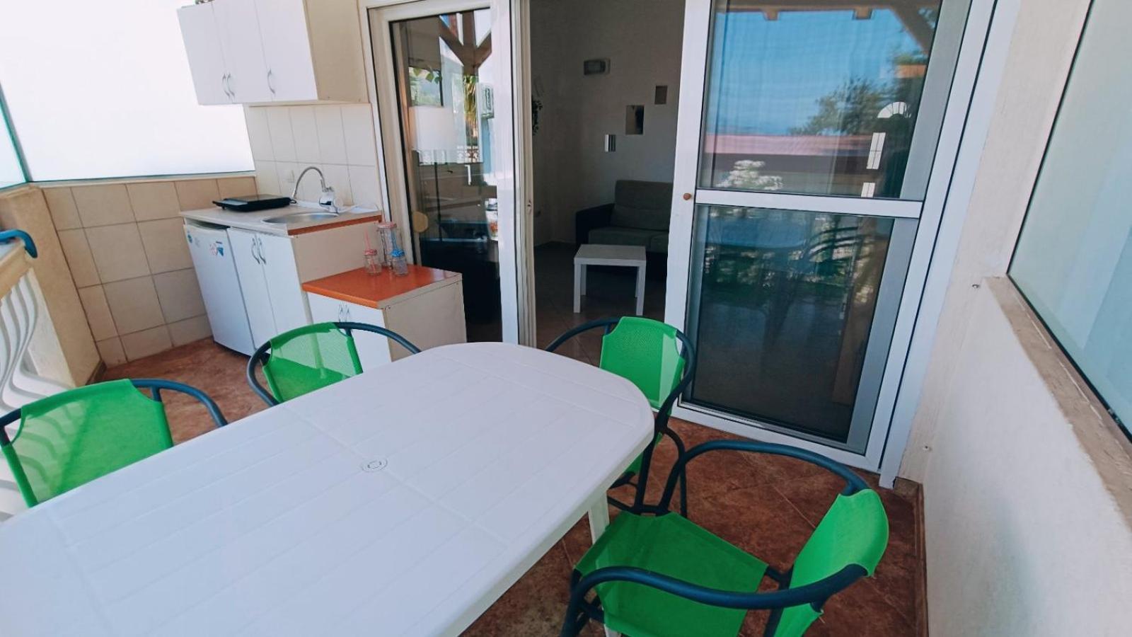 Beach Apartment With Beach Chairs N.1 우체하 객실 사진